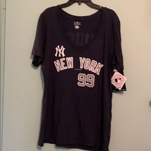 New York woman shirt.
